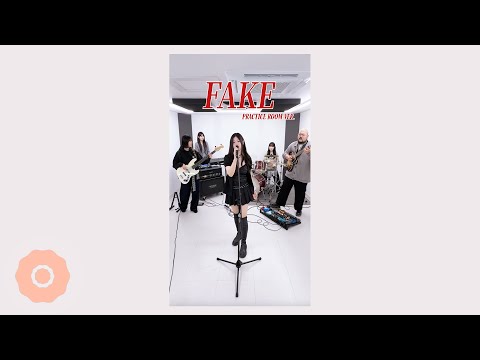 D2ear - FAKE (Official Live Clip) 세로 ver.