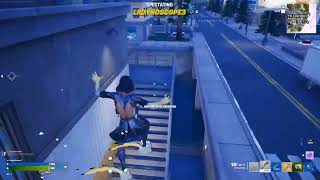 Belly Button throws med kit to enemy lol screenshot 3