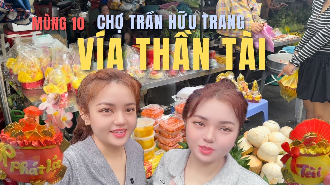 Mùng 10 vía ông Thần Tài | Chợ Trần Hữu Trang tấp nập người mua heo quay, bánh cúng 