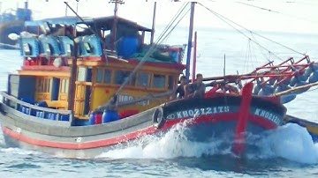 🔴 Cận Cảnh Quay Ghe Khánh Hoà Về Cảng Lagi