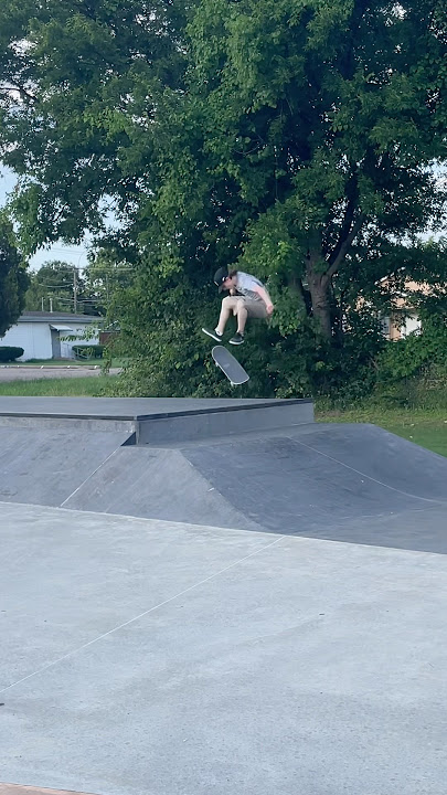 #skateboarding #skate #dfw #viral #fyp #skatepark #shorts #kickflip #double #skateboard