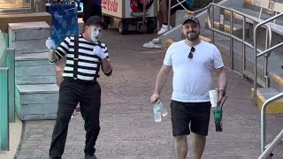 Funny Mime, Rob | SeaWorld Orlando | Florida