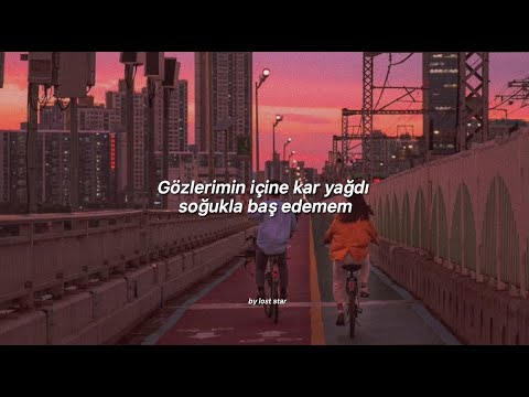 Feride Hilal Akın & İlyas Yalçıntaş || Şehirin Yolu - Sözleri (Lyrics)