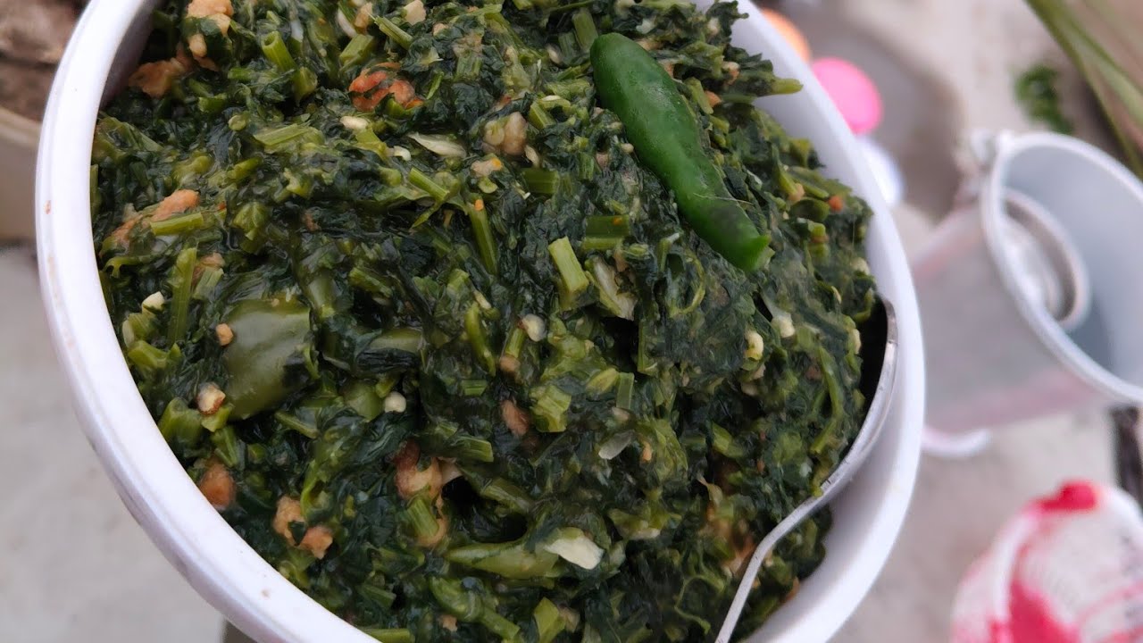 সেই স্বাদের মাস্ কলাই র বড়ি দিয়ে মটরের শাক।in bengali 2026