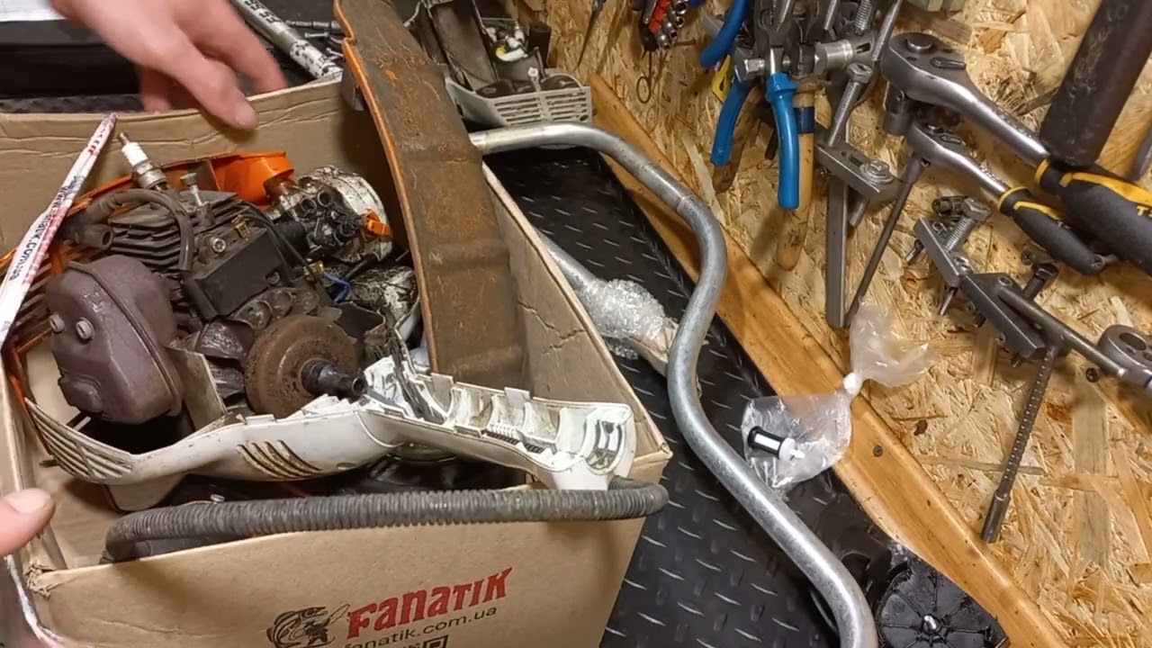 Бензокоса STIHL FS56 - нетерплячий клієнт, розбірка і діагностика в його присутності