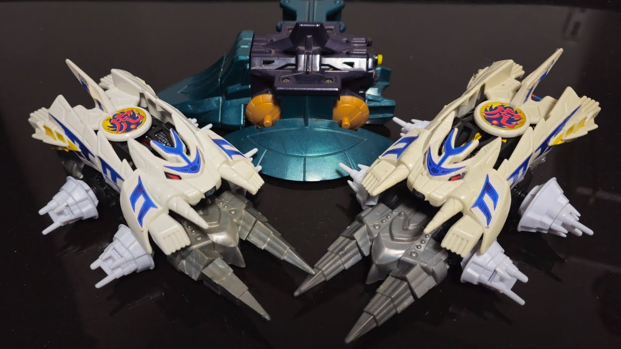 クラッシュギア タイガレイドvsタイガレイド - YouTube