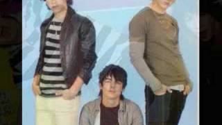 Underdog:A Jonas Brothers Life Story~Chapter 33