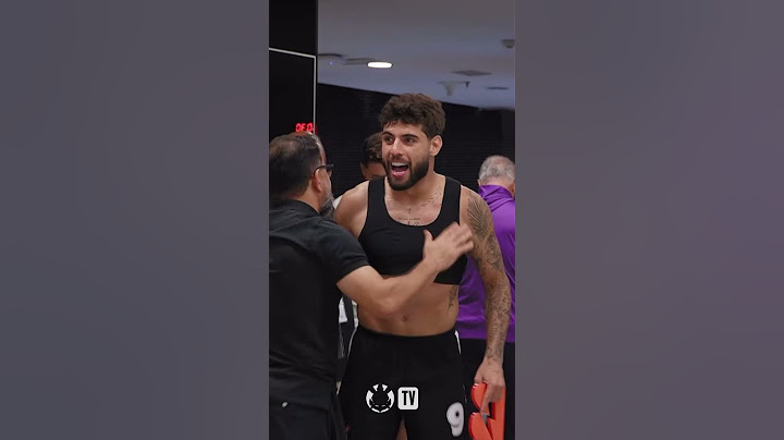 YURI ALBERTO APLAUDIDO NO VESTIÁRIO DO CORINTHIANS APÓS A VITÓRIA CONTRA O SANTOS