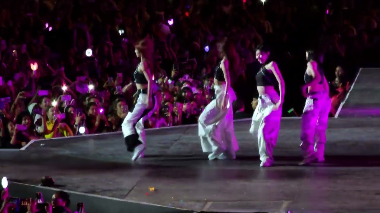 Wannabe - ITZY [Music Bank in Mexico] 231022