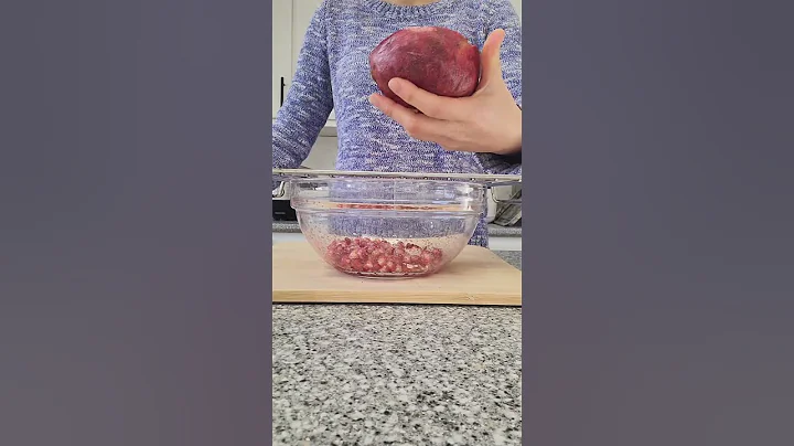 The Easiest Way Deseed a Pomegranate in 1 minute⏰