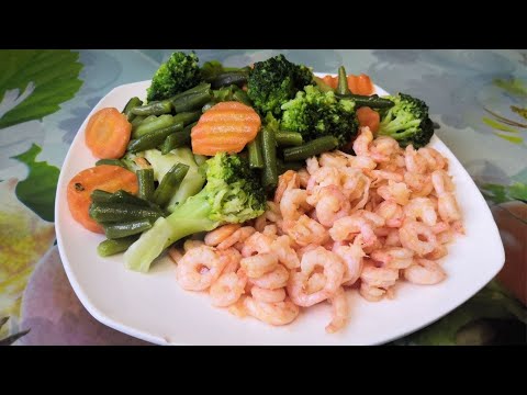 Креветки с овощами.