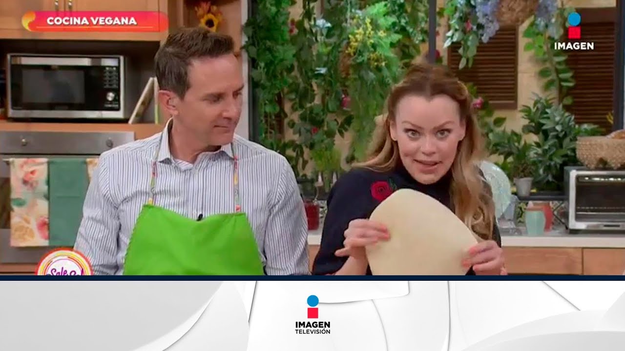 Cocina vegana: Burritos de vegetales asados con hummus de aguacate | Sale el Sol