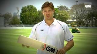 Shane watson talks about what young batsmen should toss up when they
are decided cricket bat to purchase.