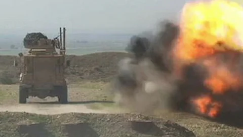 Exploding Land Mines in Iraq Along Iran Border - DayDayNews