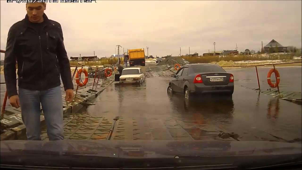 В сочи смыло авто