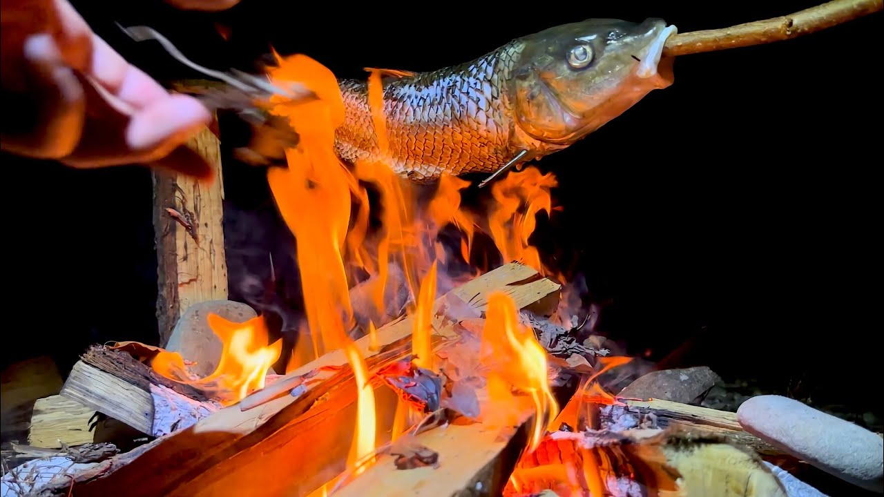 釣った魚を焚き火で丸焼きにする YouTube