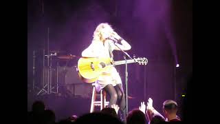 Taylor Swift- Umbrella live in South Carolina-02-28-08