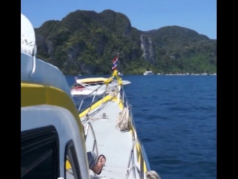 Два катера в Тайланде чудом не врезались! www.osthai.ru