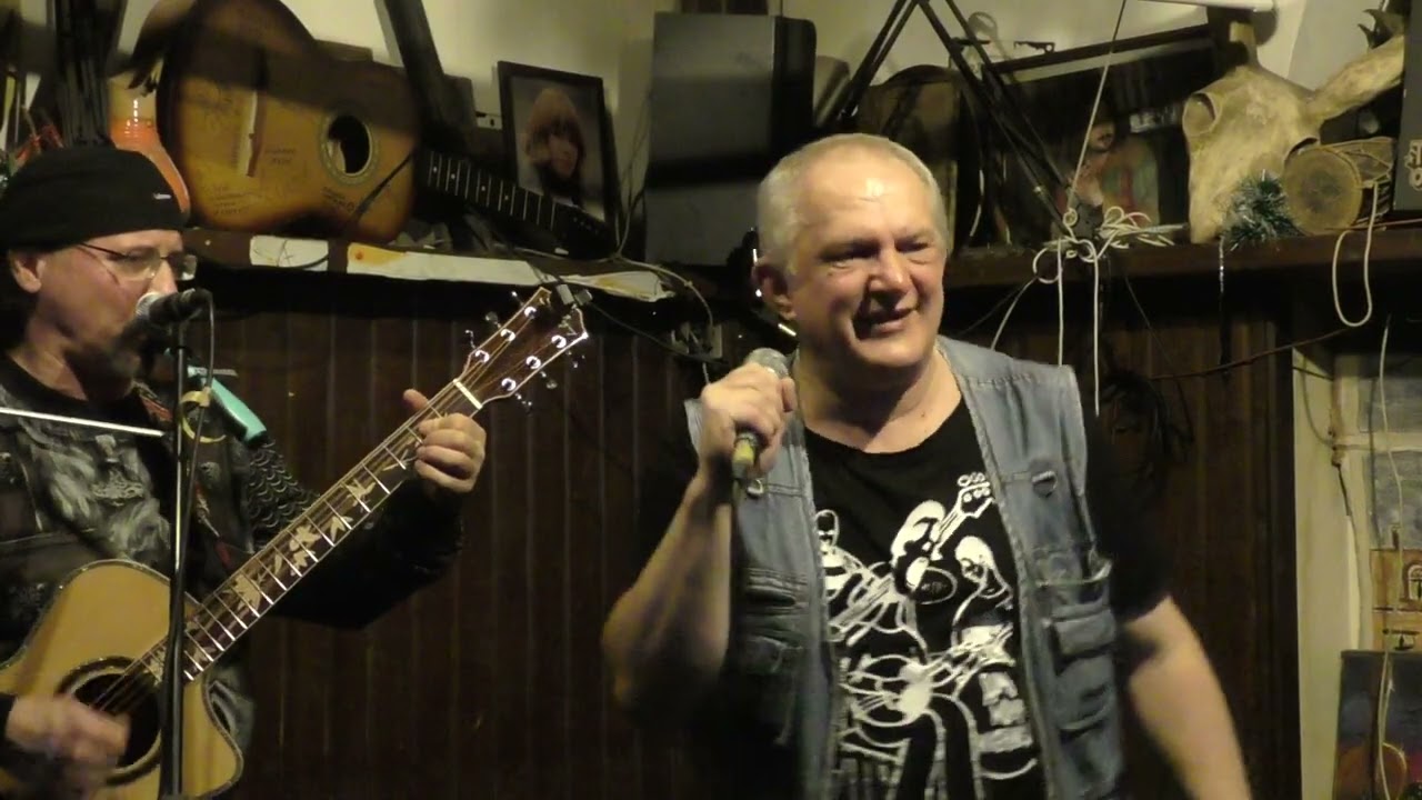 2026 01 28 213349 - Дисфория - Шизофреник (песня Ольги Коди Горпенко и Анны Зони Комаровой)