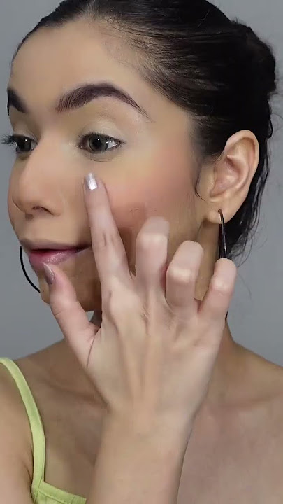 Easy Makeup Tu #makeuptutorial #makeupshorts 💚