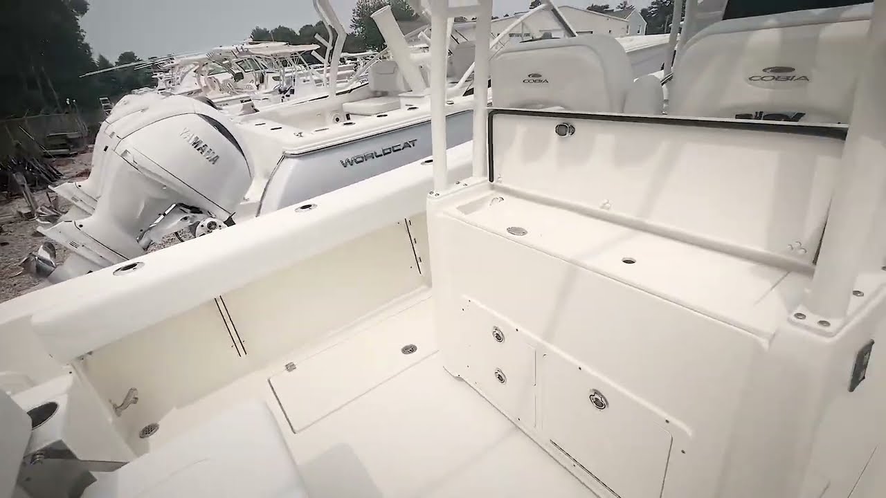 2024 Cobia 301 CC | Bosun’s Marine Mashpee
