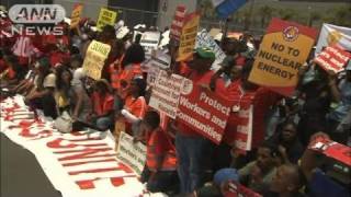 「大国が代償払うべき」COP17で大規模デモ（11/12/04）