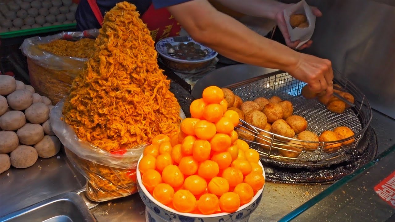 Ночной рынок тайваньской уличной еды