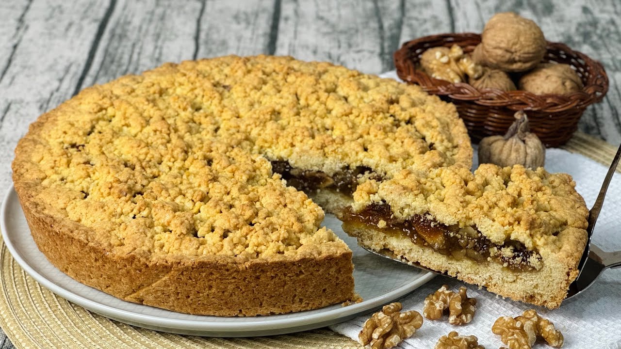Crostata di Fichi Secchi e Noci Sbriciolata