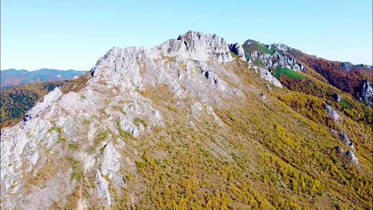 Остров сахалин горы. Гора Вайда. Вайда Сахалин гора Сахалин. Гора Вайда Смирныховский район. Вайдинская пещера Сахалин.