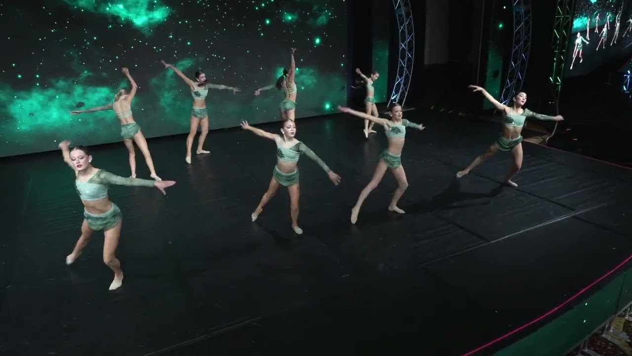 2026 Showstoppers Chasing Pavements 