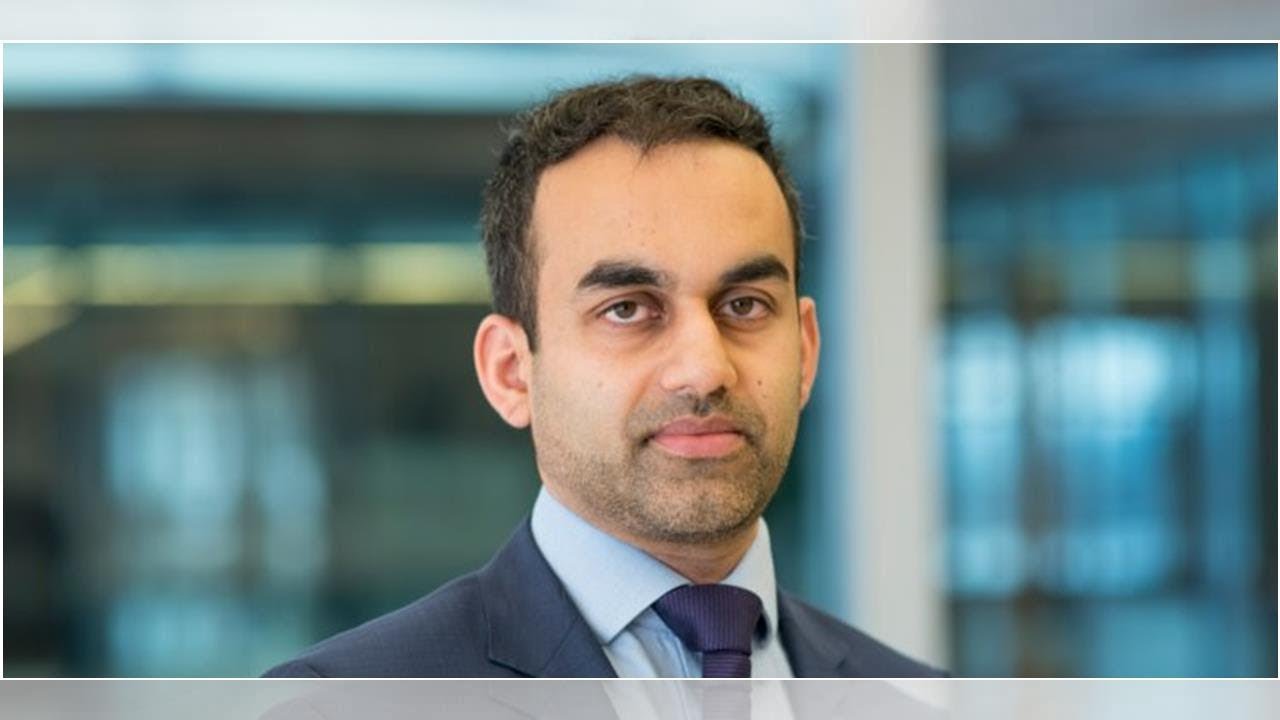 Meet the London currency analyst who moonlights as wellness guru to ...