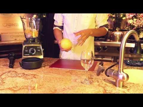 Raw Food Recipes: Breakfast Smoothie- OJ, Grapefruit & Banana with Knife Skills