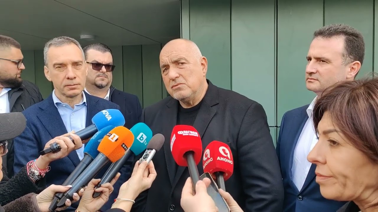 Бойко Борисов и Димитър Николов - брифинг пред детската болница в Бургас