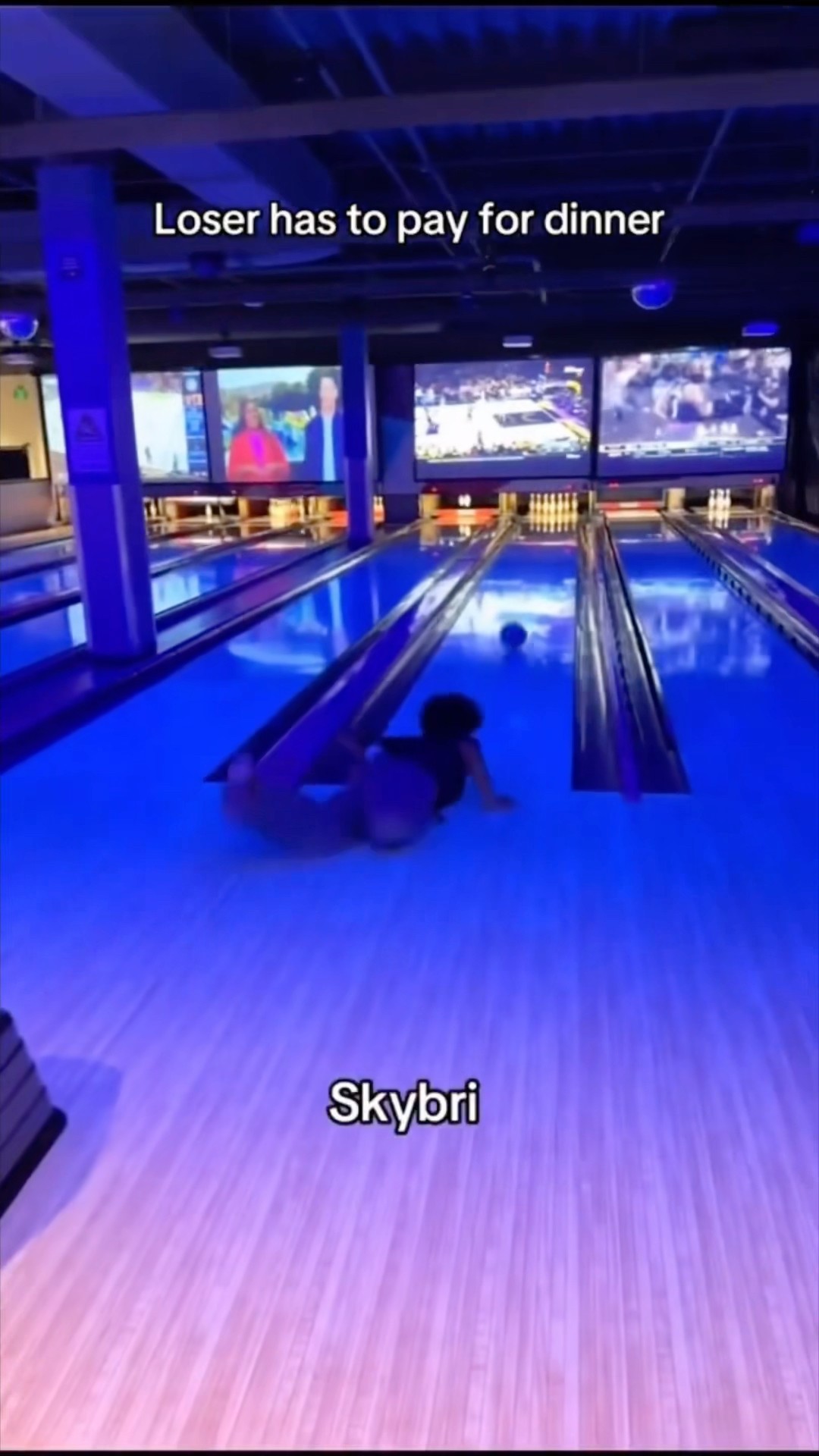 Bowling Challenge ? #shorts #skyyjade ​⁠@Infamous_wu13 ​⁠@v7ena ​⁠@nevaaada