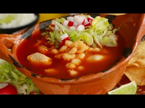 Cómo hacer pozole rojo de pollo receta fácil con mucho sabor! | Cocina  Mexicana – Corazón Contento Con Ley