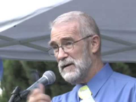 Ray McGovern Ex CIA Analyst, with Cindy Sheehan.