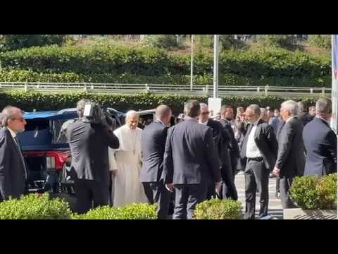 Video Papa Leone è giunto al Policlinico Gemelli di Roma