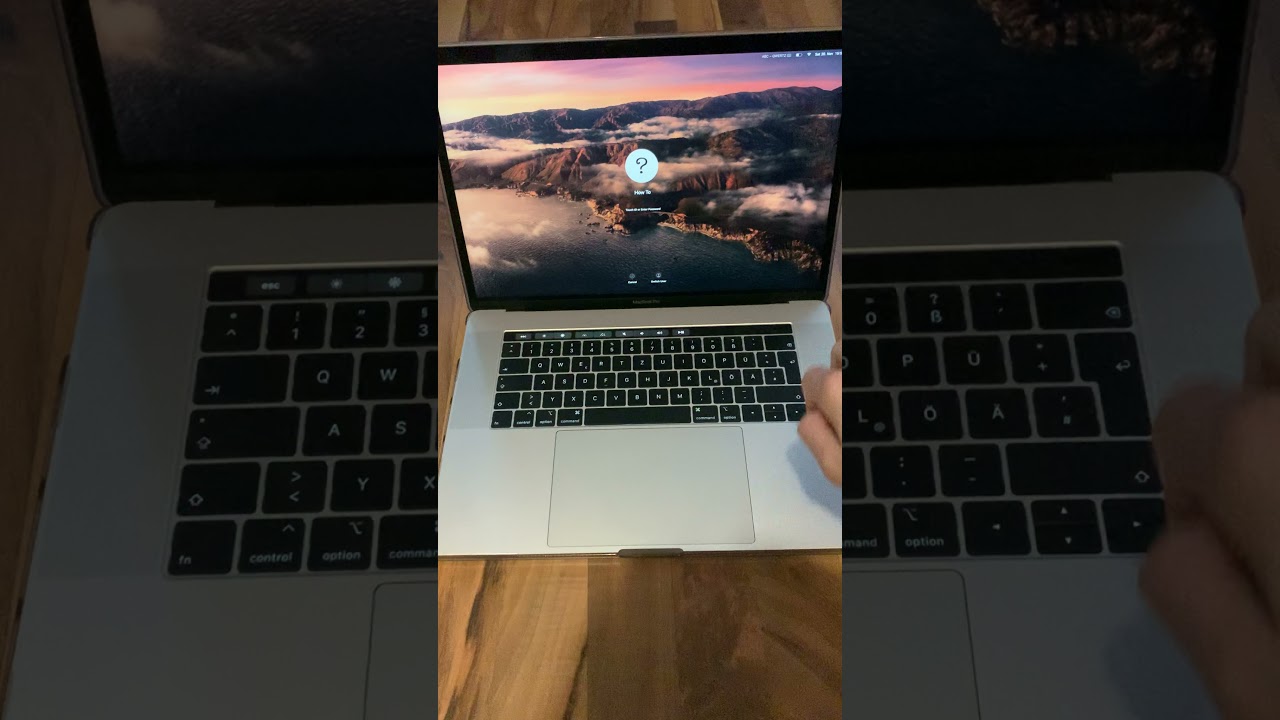 How To OPEN And CLOSE A 2019 Silver Apple MacBook Pro 15" With ONE HAND and LOGIN with TOUCH ID