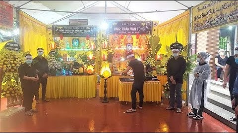 Đ a u đớn 2 cha c0n chú rể bị điện giật khi đang dựng rạp cưới