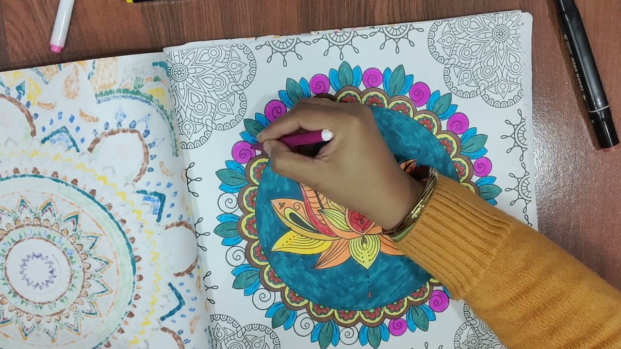 Colouring Mandaladesign 17...part 2 😄 stress relieving 