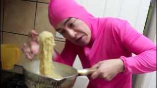 PINK GUY COOKS RAMEN AND RAPS