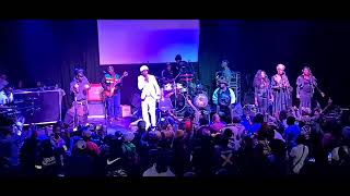 Tongosienda (Live @ The Newtown Music Factory, Johannesburg)