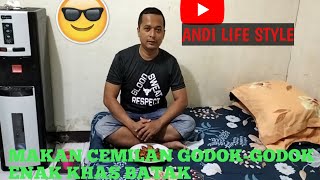 Makan cemilan godok-godok enak khas batak