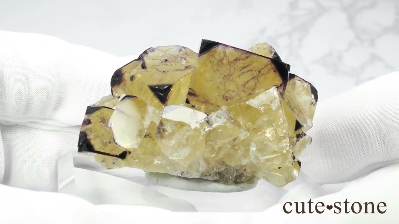 ナミビア Okorusu Mine｜D-Pit産 フローライトの原石 No.71 - YouTube