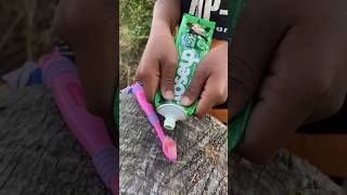 Survival Skills: SMART idea and USEFUL with toothpaste #bushcraft #camping#outdoors