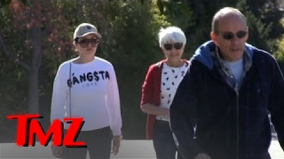 Amanda Bynes -- Fit to Walk the Dog ... After Leaving Rehab | TMZ