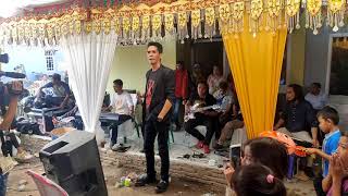 Ridwan sau - royong royong (Live performance)