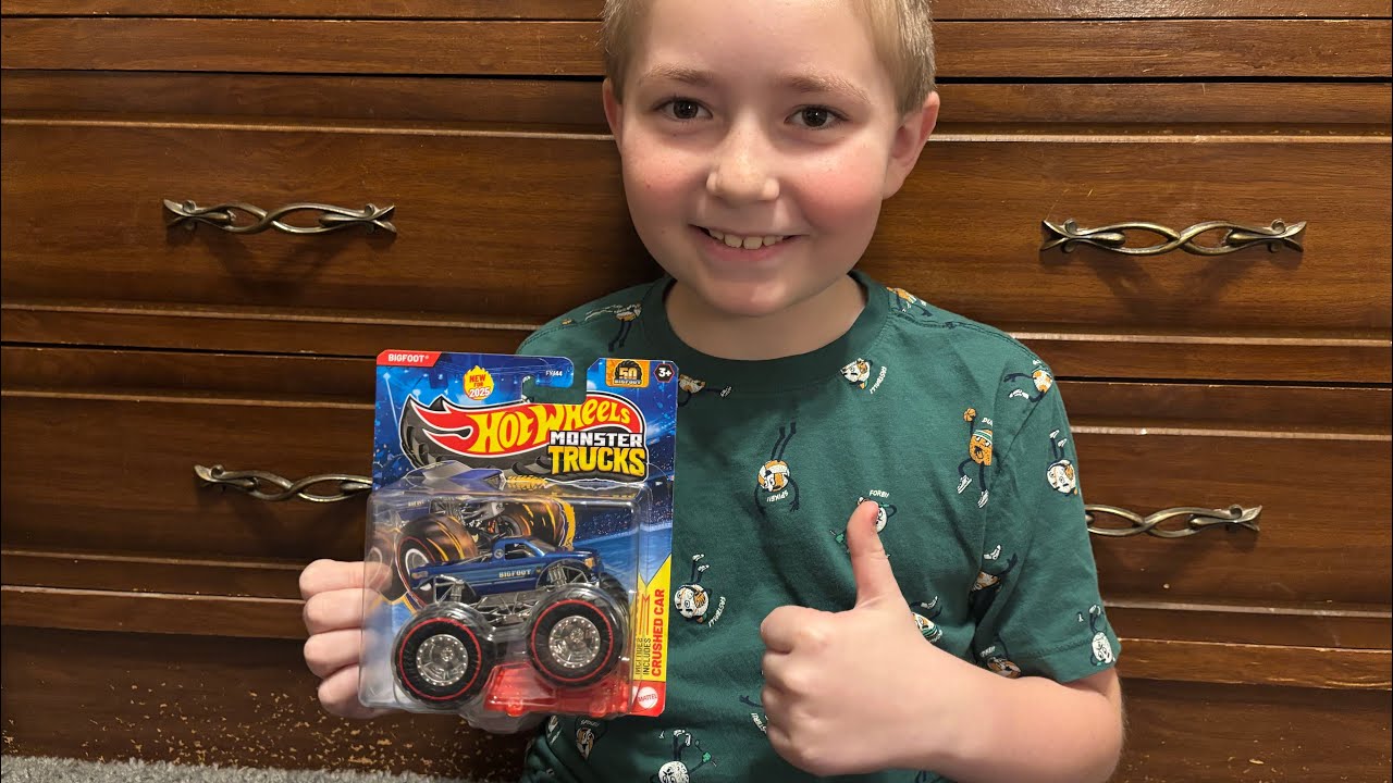 2025 Bigfoot Hotwheels Monster Trucks Treasure Hunt diecast Review