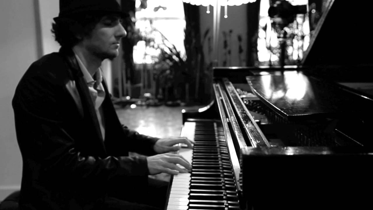 Raffaele Scoccia (aka Moon Rocket) plays Michael Nyman - The Piano (The ...