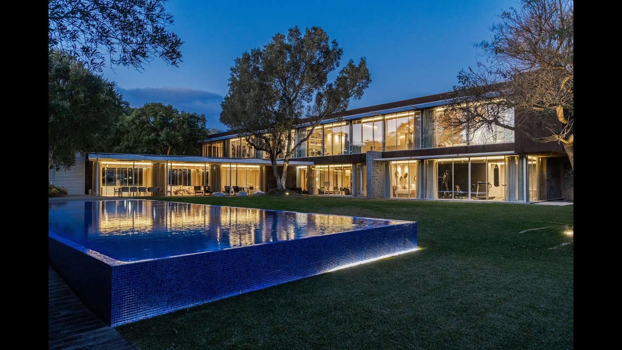 6-Bedroom Villa Surrounded by Nature in Quinta da Beloura, Sintra